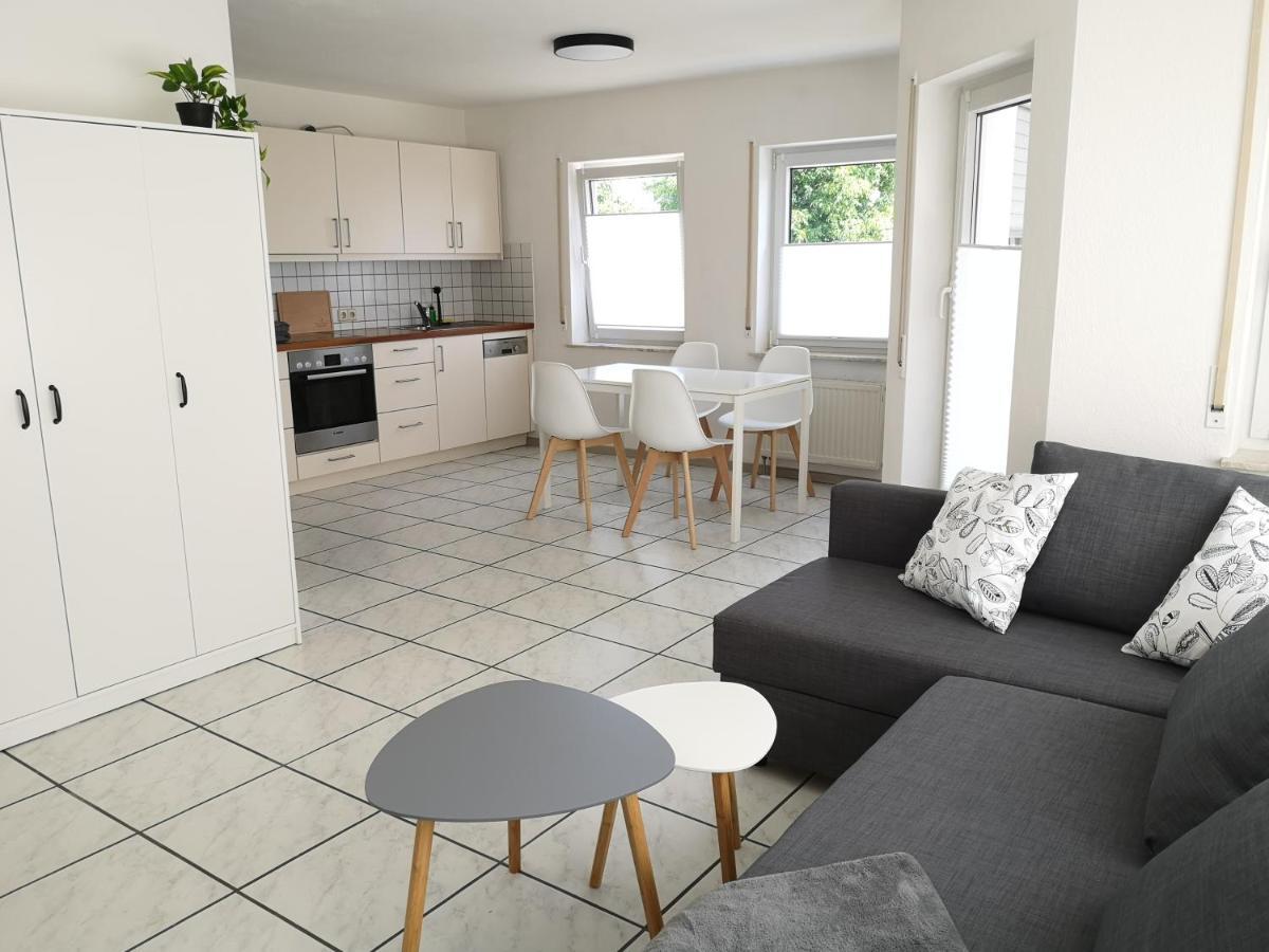 Familien-Ferienwohnung: Messe-Nähe mit Balkon und Parkplatz am Bodensee Meckenbeuren Exterior photo